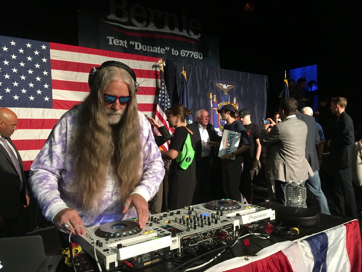 tommiesunshine's tweet photo. do not give them more power & make excuses for why you didnโt. go vote now. polls are open for 3 more hours in NYC. participate in your future or suffer the consequences. #NotMeUs #Bernie2020 #FeelTheBern #NYCVotes #VoteForBernie #StillSanders #NYPrimary https://t.co/OzWyduC4a2