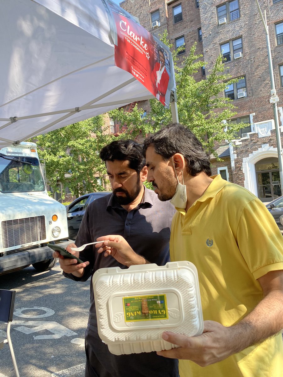 SahibzadaShabir's tweet photo. #Lunch #Coffee #Fruits .....
Thanks to neighbors for treating our volunteers
#MuslimsForYvetteClarke #VoteYvette @voteYvette #primaryelections #brooklynelections #yvetteclarke #forthepeople #9thDistrict #MuslimVote https://t.co/OM4r6vYcqd