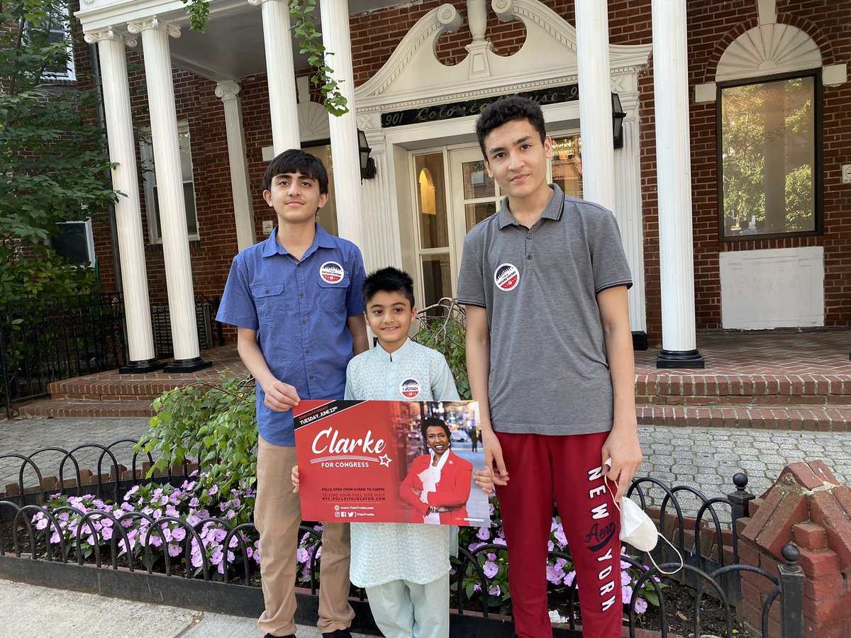 SahibzadaShabir's tweet photo. #Lunch #Coffee #Fruits .....
Thanks to neighbors for treating our volunteers
#MuslimsForYvetteClarke #VoteYvette @voteYvette #primaryelections #brooklynelections #yvetteclarke #forthepeople #9thDistrict #MuslimVote https://t.co/OM4r6vYcqd