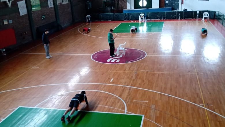 marcapersonalsf's tweet photo. 🏀😉 Los U19 y Primera División de @MacabiSantaFe retomaron sus entrenamientos en Junín y Belgrano 👏👏 https://t.co/9d8jb9F6kd