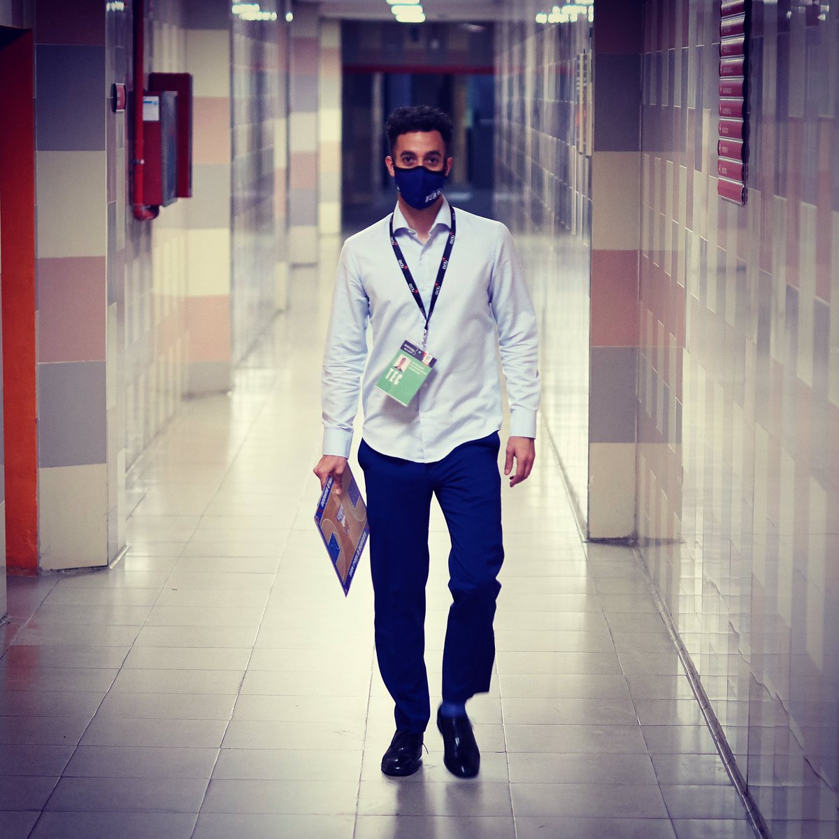 r_santa90's tweet photo. Behind the scenes...
Foto 📸: @Benyciodeltoro #beforegame #casualpose #walking #actlikeyouaredoingsomething #basketball #acb #fasefinal https://t.co/fSwA6Ivyrx