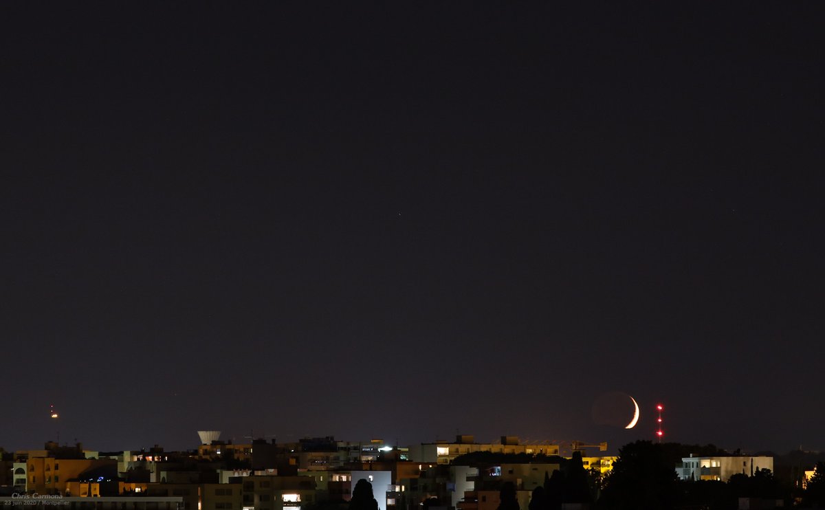 CCChrispic's tweet photo. Le croissant de #Lune se pose sur la montagne (massif de la Séranne #Hérault) à 23h27 ce soir. "Petit" zoom à 400mm (plein format) depuis le #Clapas. Bonne nuit 💤
HQ : https://t.co/rtFHXfOP6z https://t.co/9mo1sRGbVG