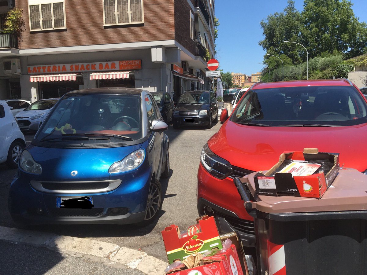 FulvioGiordano's tweet photo. Situazione Strade a Roma Parcheggio in doppia e terza fila su #Tuscolana #AppiaNuova via Gubbio via Cerreto da Spoleto
@virginiaraggi @PLRomaCapitale ~ @salviamoroma @RomaPulita @battaglia_persa #SecondaFila #SostaSelvaggia #PoliziaStradale https://t.co/Y34f0yaClr