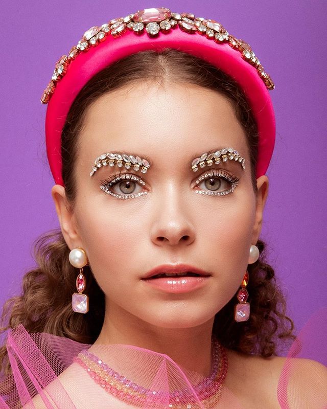 ARCHIVES (@archivestoronto) on Twitter photo Pretty in Pink! 💖
Featuring the "Cascade Pearls" Pink Earrings from the the new SS20 <a href="/shourouk/">Choi Sook Sook</a> collection!…
📸 instagram.com/p/CByznDIJpIP/ via tweet.photo Pretty in Pink! 💖
Featuring the "Cascade Pearls" Pink Earrings from the the new SS20 <a href="/shourouk/">Choi Sook Sook</a> collection!…
📸 instagram.com/p/CByznDIJpIP/ via tweet.photo