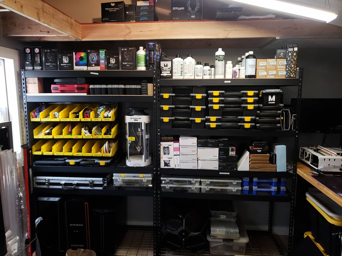 EnviousMods's tweet image. Getting the rest of the new Envious Mods shop organized so I can make more EPIC creations!

#wallcontrol #pegboard #enviousmods #pcmodding #AORUS #ekwb #ekwaterblocks #watercooling #modshop #diy