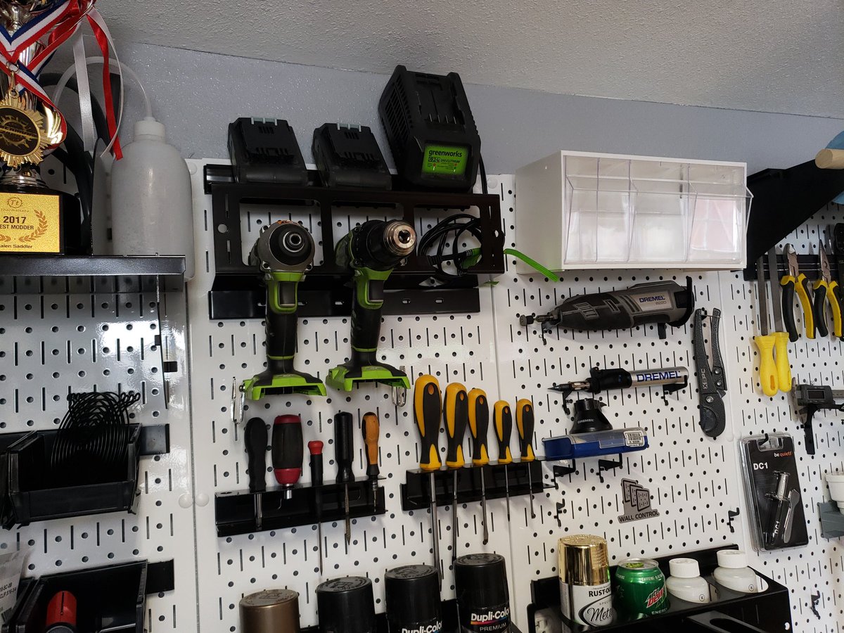 EnviousMods's tweet image. Getting the rest of the new Envious Mods shop organized so I can make more EPIC creations!

#wallcontrol #pegboard #enviousmods #pcmodding #AORUS #ekwb #ekwaterblocks #watercooling #modshop #diy