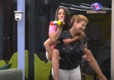 majc00's tweet photo. noelia a representar a produçao
#BB2020Tvi https://t.co/obY8kV3jYV