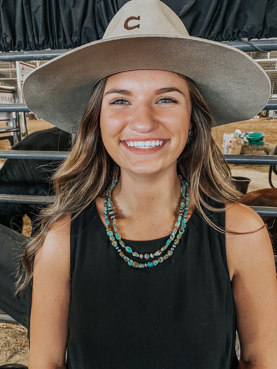 howling_coyotee's tweet photo. sammi rocking some Howling Coyote at Shorthorn Jr Nationals before opening ceremonies 🤩💛 https://t.co/9RNnpfxuCS