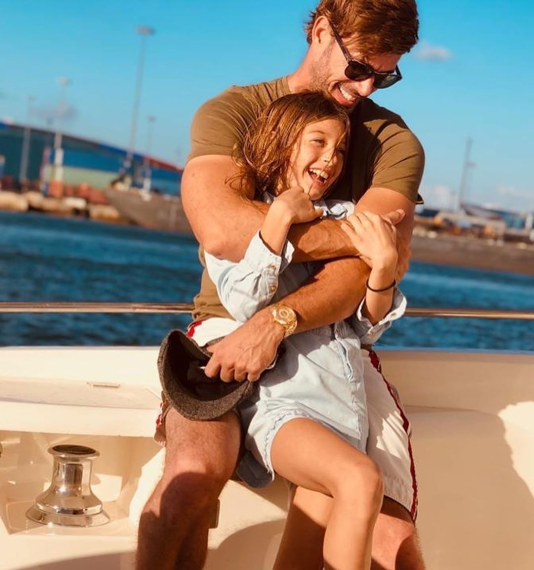 WLW_ARGENTINA's tweet photo. from @UniNovelas - Con tierno video William Levy @willylevy29 se pone nostálgico porque un día los besos que le da su hija serán de "alguien más" | #williamlevy #willevy #EnBrazosDeUnAsesino #williamlevyentertainment #killingsarai #WilliamLevyWorld #WLWArgentina🇦🇷 https://t.co/1fzbX7nhSy