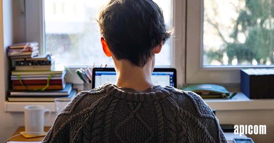 APICOM_SAS's tweet photo. ¿Cómo mantener enfocado y productivo un equipo de trabajo remoto? Estos son los 4 desafíos más comunes que enfrentan las empresas que trabajan a través de videoconferencia, así como las estrategias para superarlos. 👇
https://t.co/p1LyvmbSwE https://t.co/xi7hDgXwMh