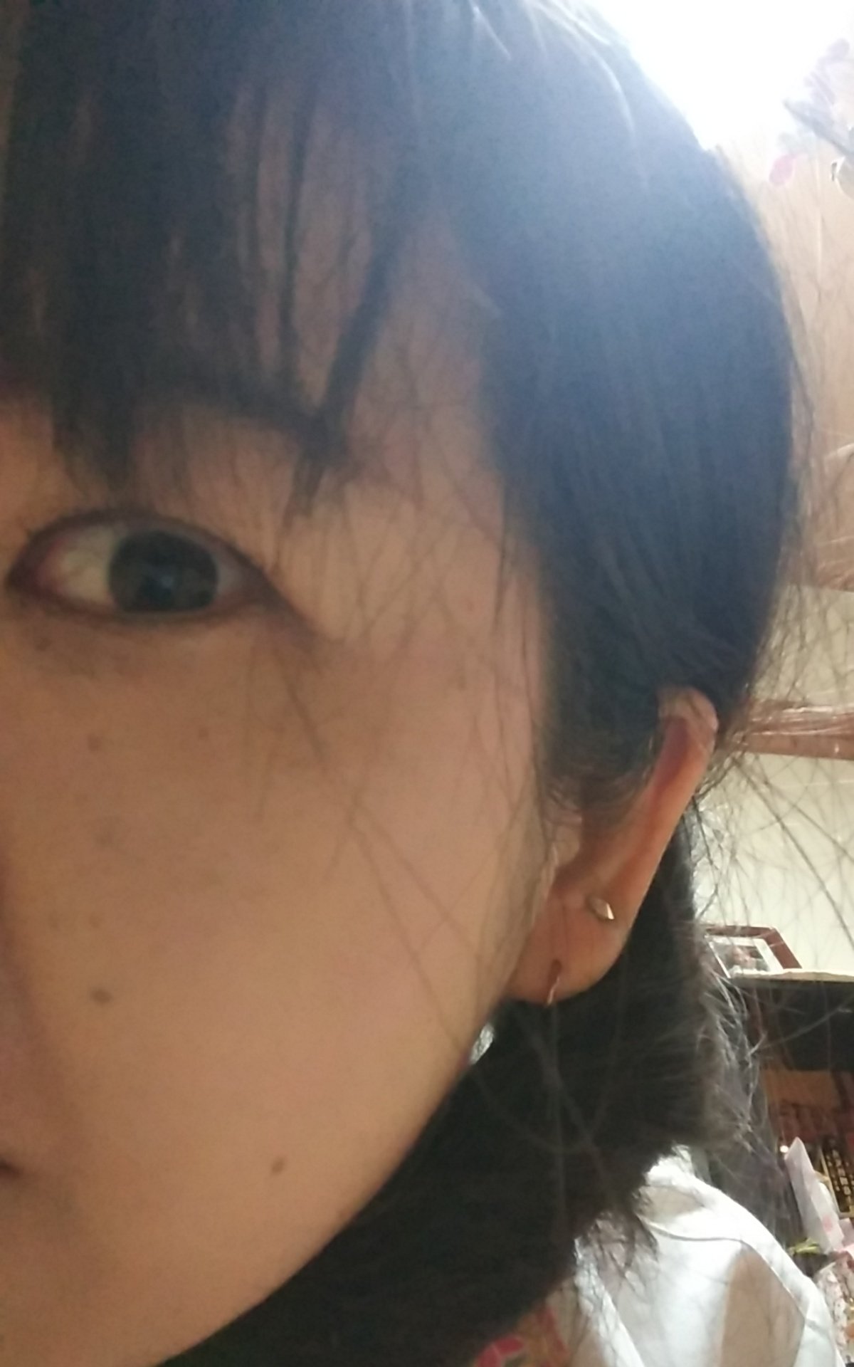 ちー 鍛練中 Twitter पर 目が痛いー 最近ちょくちょくあるんだけど メイクすると目 にしみて仕方なくて アイメイクなんてもう消えてる でも痛い 日焼け止め メイク下地 何が悪いんだろう ついでに鼻水も止まらない 涙と連動して出るから