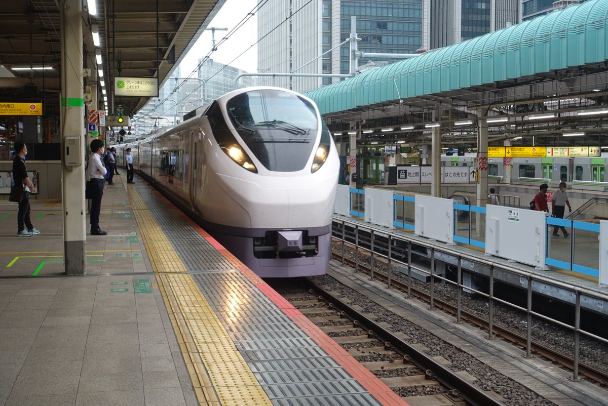 にゃん太ぁ サンライズ出雲 瀬戸が入線してきた そういえば7時に東京到着でしたか 輪行袋しょった人も出てきたので サンライズ輪行する人結構いるのかな サンライズ出雲 にゃん太ぁ サンライズ出雲 瀬戸が入線してきた そういえば7時に東京到着でしたか 輪行袋しょった人も出てきたので サンライズ輪行する人結構いるのかな サンライズ出雲