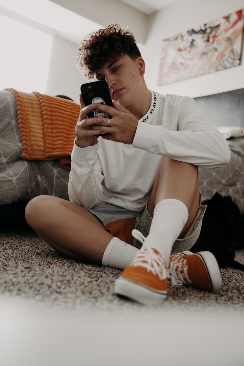 imsamtolson's tweet photo. bored in the house bored 🤷🏼‍♂️  #lgbt https://t.co/cXsnqbsnBV