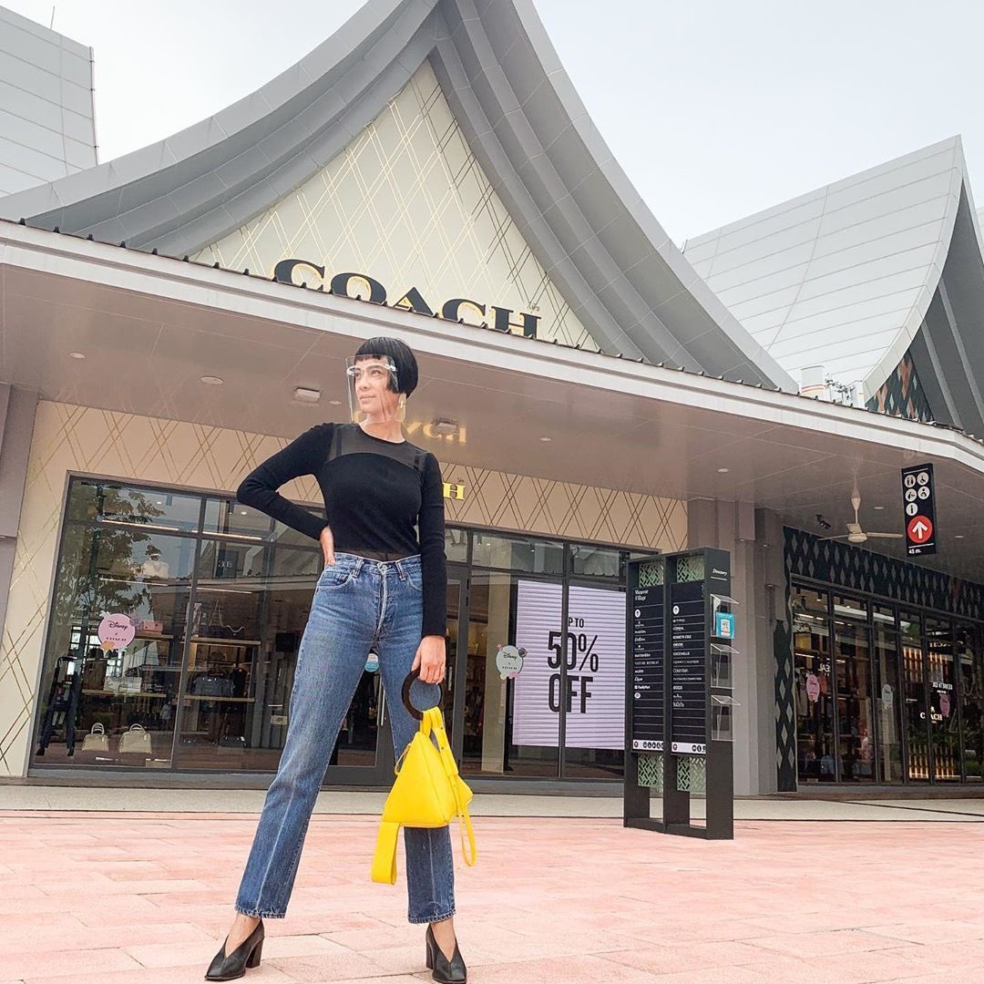 _GANDAGANDA_'s tweet photo. #GDREPORT outlet โปรหนัก ตั้งแต่ 50%-90% ใกล้สนามบินสุวรรณภูมิค่ะ มีตั้งแต่ club21 , marimekko , valentino , kenzo , coach , Max&co , calvin klien , Pasaya เครื่องนอน และ hi brand อีกหลายแบรนด์ รองเท้า บางคู่ จาก 39,xxx ลด เหลือ 7 พันกว่าบาท
#CentralVillage #BangkokLuxuryOutlet https://t.co/fvJw2KLleM