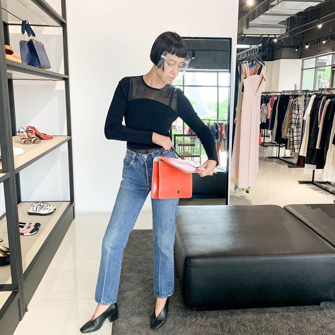 _GANDAGANDA_'s tweet photo. #GDREPORT outlet โปรหนัก ตั้งแต่ 50%-90% ใกล้สนามบินสุวรรณภูมิค่ะ มีตั้งแต่ club21 , marimekko , valentino , kenzo , coach , Max&co , calvin klien , Pasaya เครื่องนอน และ hi brand อีกหลายแบรนด์ รองเท้า บางคู่ จาก 39,xxx ลด เหลือ 7 พันกว่าบาท
#CentralVillage #BangkokLuxuryOutlet https://t.co/fvJw2KLleM