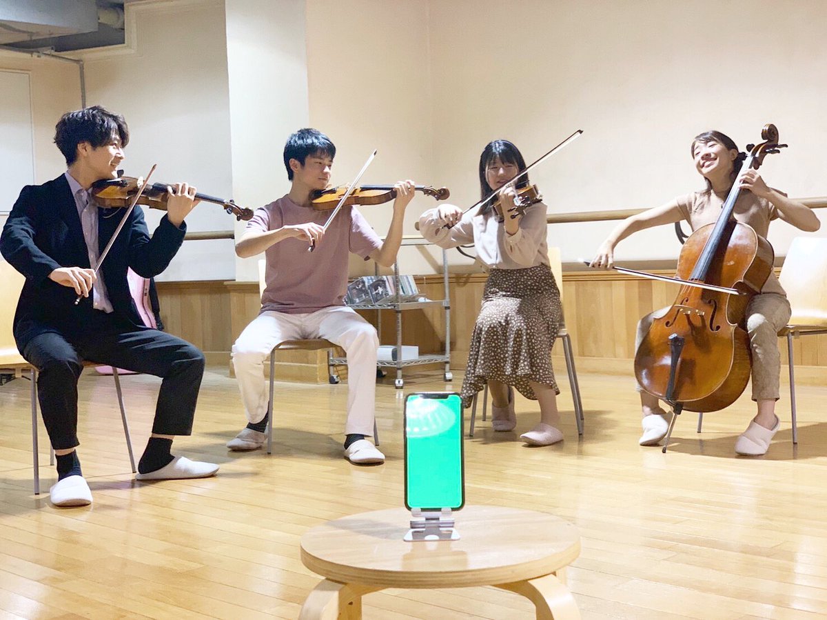 shimm_vn's tweet photo. 先日プロモーションビデオの
撮影がありました☺️🌹

クラシック音楽向けアプリAccompaU
弦楽器を演奏する全ての人の為に
というコンセプトのもと、電子楽譜、
プロによる模範演奏、自動伴奏等で
日々の練習を支えるというアプリです。

今秋にYoutube等世界配信&amp;リリース
予定だそうです😊🎻 https://t.co/wgoG8lbi1N