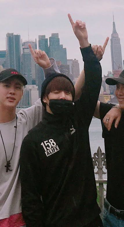 the way that theyre both beside seokjin while wearing the same jacket 