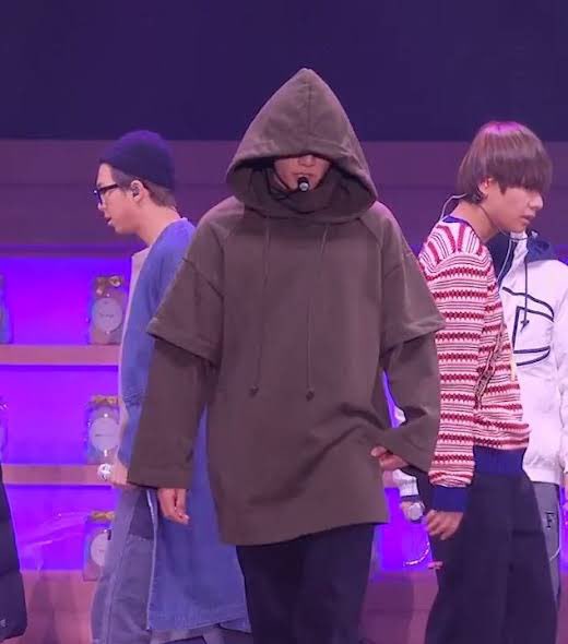 who would forget how jimin was literally ate up by someone else’s hoodie?