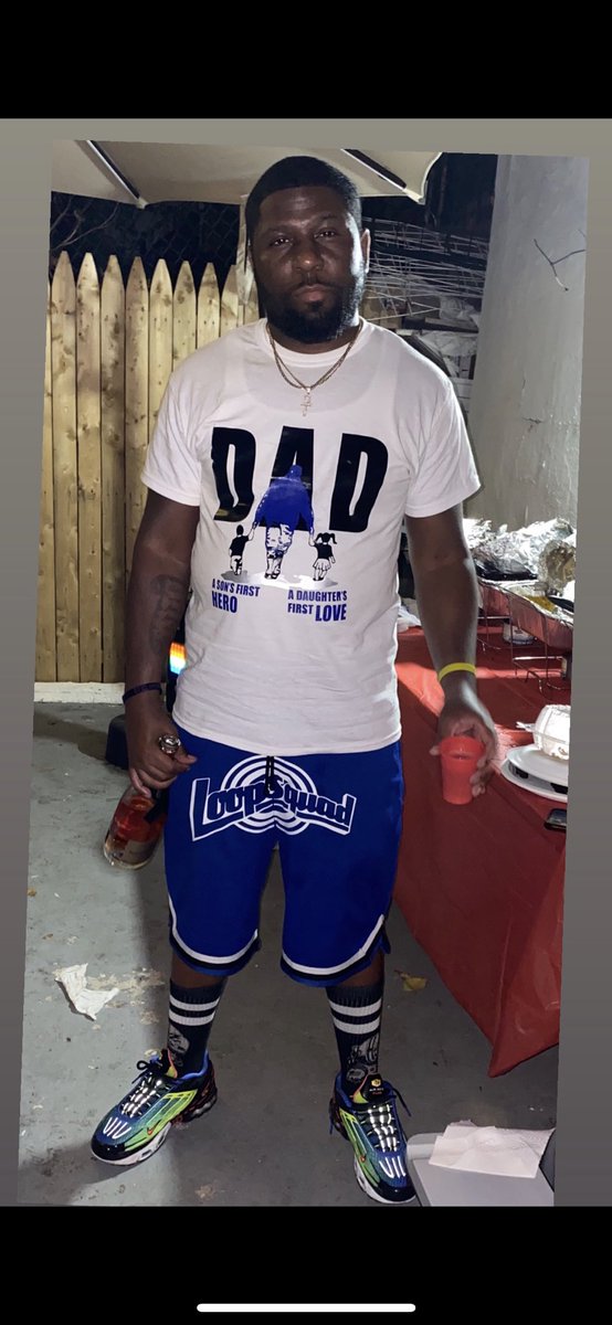 BENSWAYZE2's tweet photo. 🙌🏾🙌🏾🙌🏾🙌🏾🙌🏾 Def had my DAD Shirt on Sunday 🤣🤣🤣🤣💪🏾💪🏾💪🏾 #ASonsFirstHero #ADaughtersFirstLove https://t.co/zSInN8HpHg