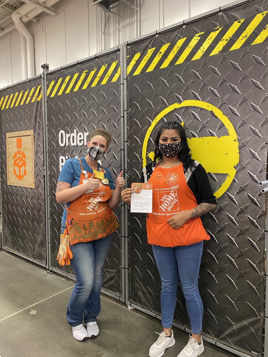 debbie (@debs8561) on Twitter photo Shanna recognizing Leslie for doing a great job !
#1weekinanddoinggreat #8561thanksyou <a href="/THDHAMEISTER/">Keith Hameister</a> @JonMeehan5 @TracieD317 <a href="/deanne_clawson/">Deanne Clawson</a> Shanna recognizing Leslie for doing a great job !
#1weekinanddoinggreat #8561thanksyou <a href="/THDHAMEISTER/">Keith Hameister</a> @JonMeehan5 @TracieD317 <a href="/deanne_clawson/">Deanne Clawson</a>