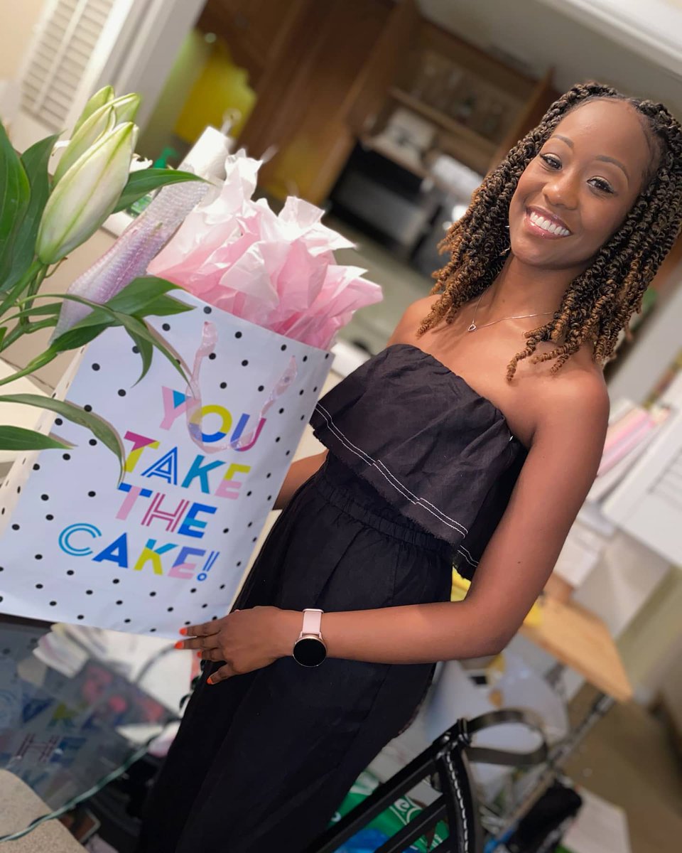 Oh_So_Darlin's tweet photo. Cheers to 34 years around sun! π₯³π I'm grateful God has blessed me to see another year & that His love for me never fails. ππ½ Thanks to everyone for the birthday wishes & love shown in every way possible. My heart is full!! π #BirthdaysAreForCelebrating π #CheersTo34Years π https://t.co/FTmfFTyieN