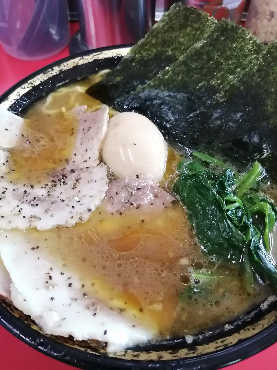 rt69641's tweet photo. はじめ家

ラーメン中+煮卵+塩豚2枚+ねぎのりチャーシューご飯　麺硬め脂多め

久々にやってきたので豪華に食らいました👍
相変わらず全てにおいてハイレベルで大満足な一杯でした✨
今日の塩豚最高に美味かった〜🎵
ラーメン中とライスでギリギリ完食…
歳とったなぁ😂

本日もご馳走さまでした🙏 https://t.co/zQcFABrDza