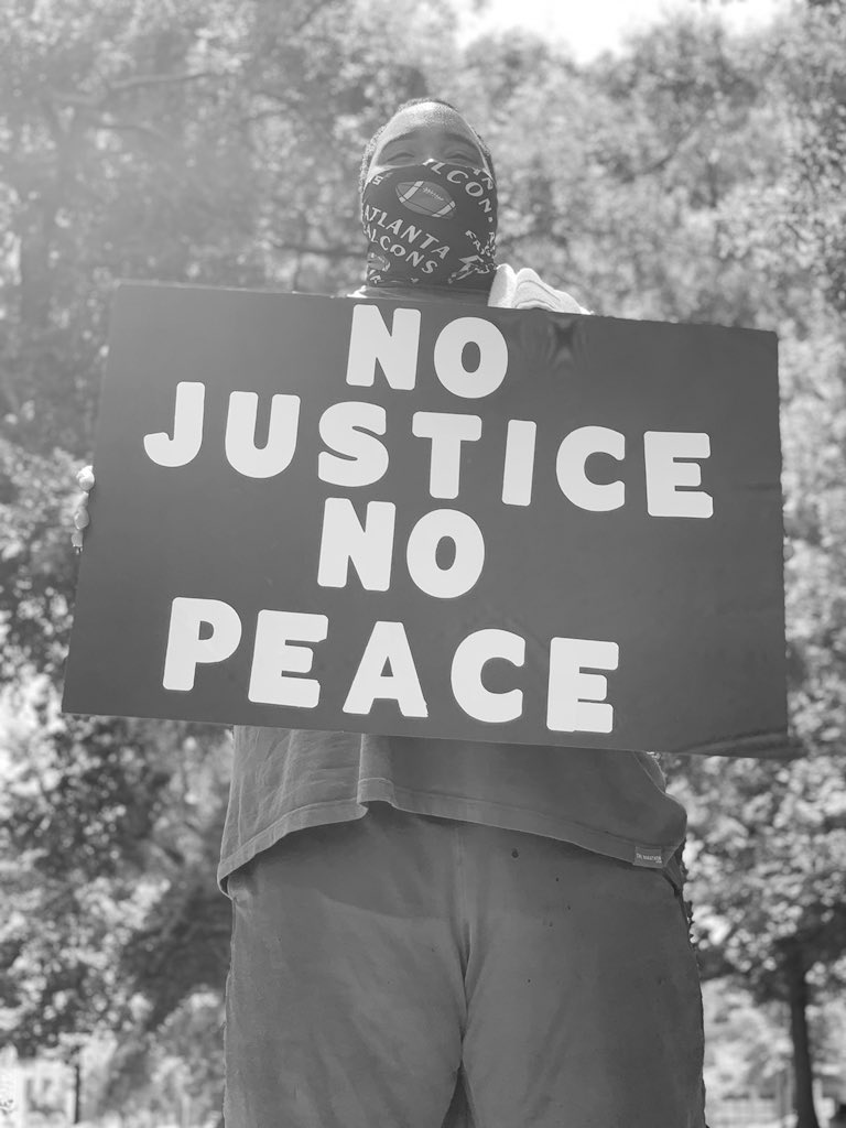 MRBATTLE516's tweet photo. @ochocinco I need that stimulus man!!!  lost my job right before we got our stimulus check.  With this time off I’ve helped organize a protest in my city and we are trying to build on that. And that’s more important to me. But it’s hard doing that w/o a job. 
$Battle516 https://t.co/Ai6Svrce4b