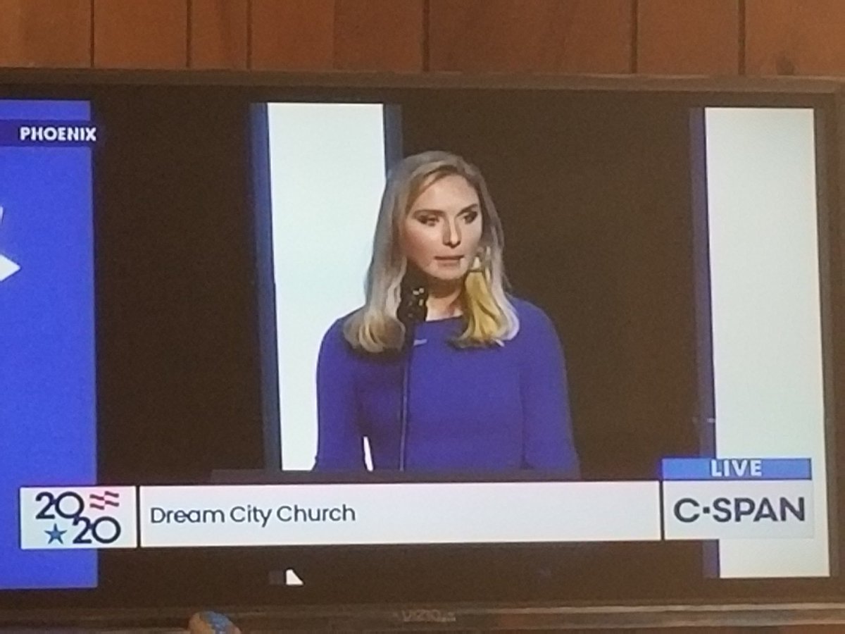 tjscyberzone_j's tweet image. Is it just me or does she look like Ivanka??#TrumpInAZ