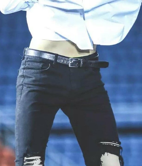 sehun's waist; a thread   —  for your decaying souls