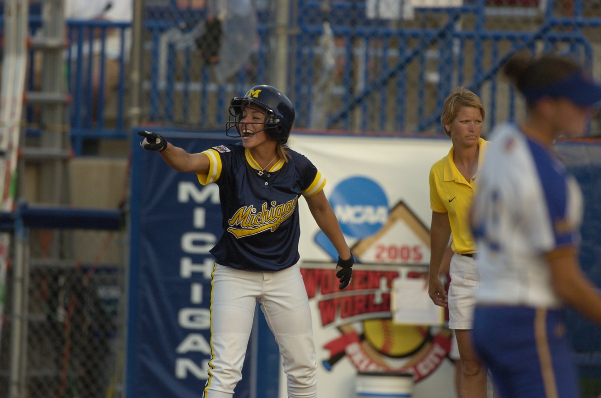 umichsoftball's tweet photo. National Champs! Findlay Drives Michigan Past UCLA.

RECAP » https://t.co/PV7BUnGUSb

#WCWS2005 | #GoBlue https://t.co/Z05vlYPEjv