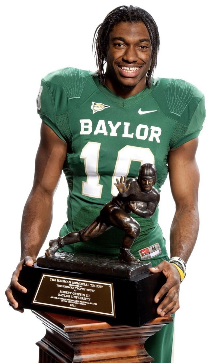 COACHJUICE_'s tweet photo. Appreciate your time and the great words/ insight brother! @RGIII  @BUFootball definitely got some nuggets for both on and off the field tonight #BEARFAM #STILLSICEM https://t.co/nAguzDMp2g