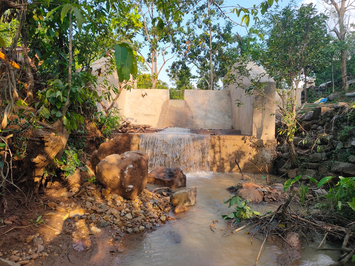 WOTRIndia's tweet photo. Catch a glimpse of the reservoir area of the check dam in Anjarbasing village, Gunupur, Odisha. #FoodFeedFibre #BuildBackBetter #DesertificationAndDroughtDay  @CMOOdisha  @KasturiSamal @ansh1919 @sgarg2123    @RaygadaO   @WCDOdisha  @UNCCD  @ibrahimthiaw  @UNCCDcso https://t.co/eMUixpZAV1