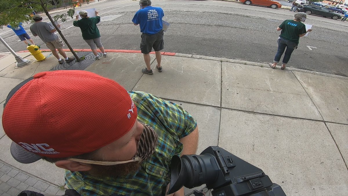 jaheeres's tweet photo. #heeres2020 #newsbehindthescenes Sporting my @tvnppa #y57 #nppay57 hat #nppa @JVC_USA @NPPA Covering a @USPS #SaveThePostOffice https://t.co/WtPbK8nVKk