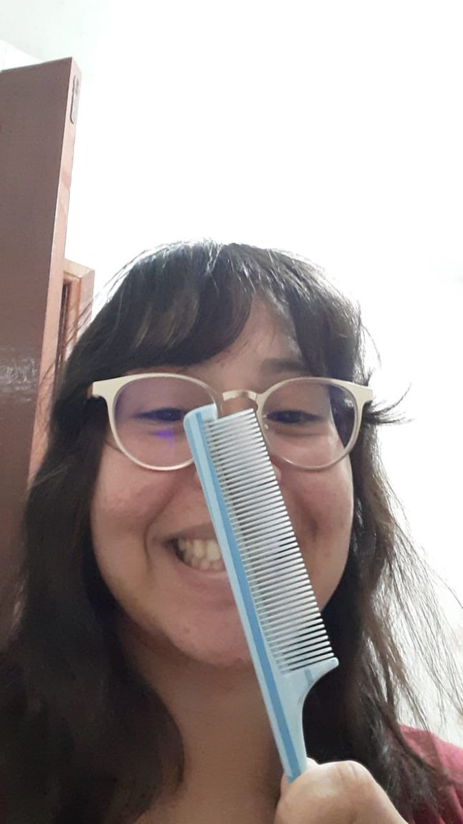pazendaoreality's tweet photo. E TEMOS PAZENDEIRA SIM! A @laisamarinho ganhou a prova do caça objetos. Além disso, a peoa está imune. E a @elkallina também. Parabéns, meninas. 👩🏻‍🌾 #afazenda https://t.co/oLWK9tU7ls