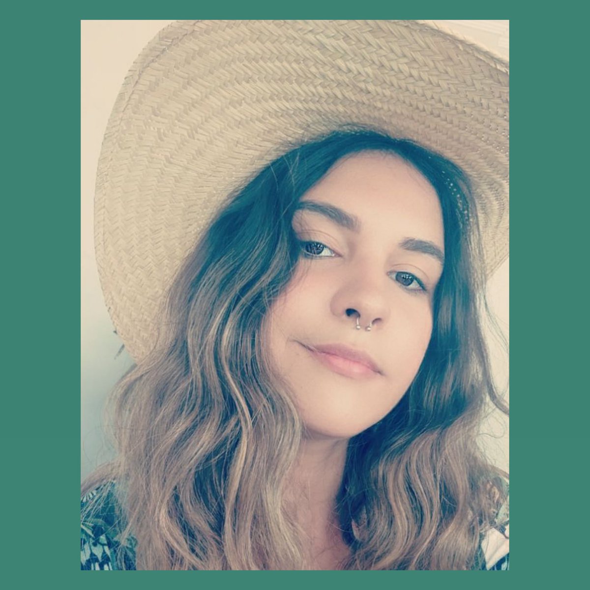 pazendaoreality's tweet photo. E TEMOS PAZENDEIRA SIM! A @laisamarinho ganhou a prova do caça objetos. Além disso, a peoa está imune. E a @elkallina também. Parabéns, meninas. 👩🏻‍🌾 #afazenda https://t.co/oLWK9tU7ls