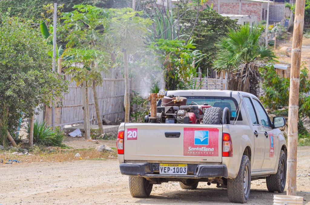 BrunoDedeLl's tweet photo. Seguimos trabajando con #DesinfecciónAmbiental en el cantón #LaLibertad. Hoy estuvimos en los sectores #CordilleraDelCóndor, #LaPropicia, #Ficus, #FicusSur, #VirgenInmaculada y #NuevaProvincia. https://t.co/9JQLRr8DHK