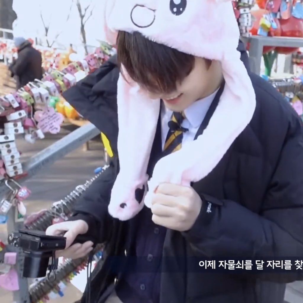 04 ┊ spontaneous trip to namsan tower↳ you get the big pink lock and he writes both of your names on it and locks it onto the bench