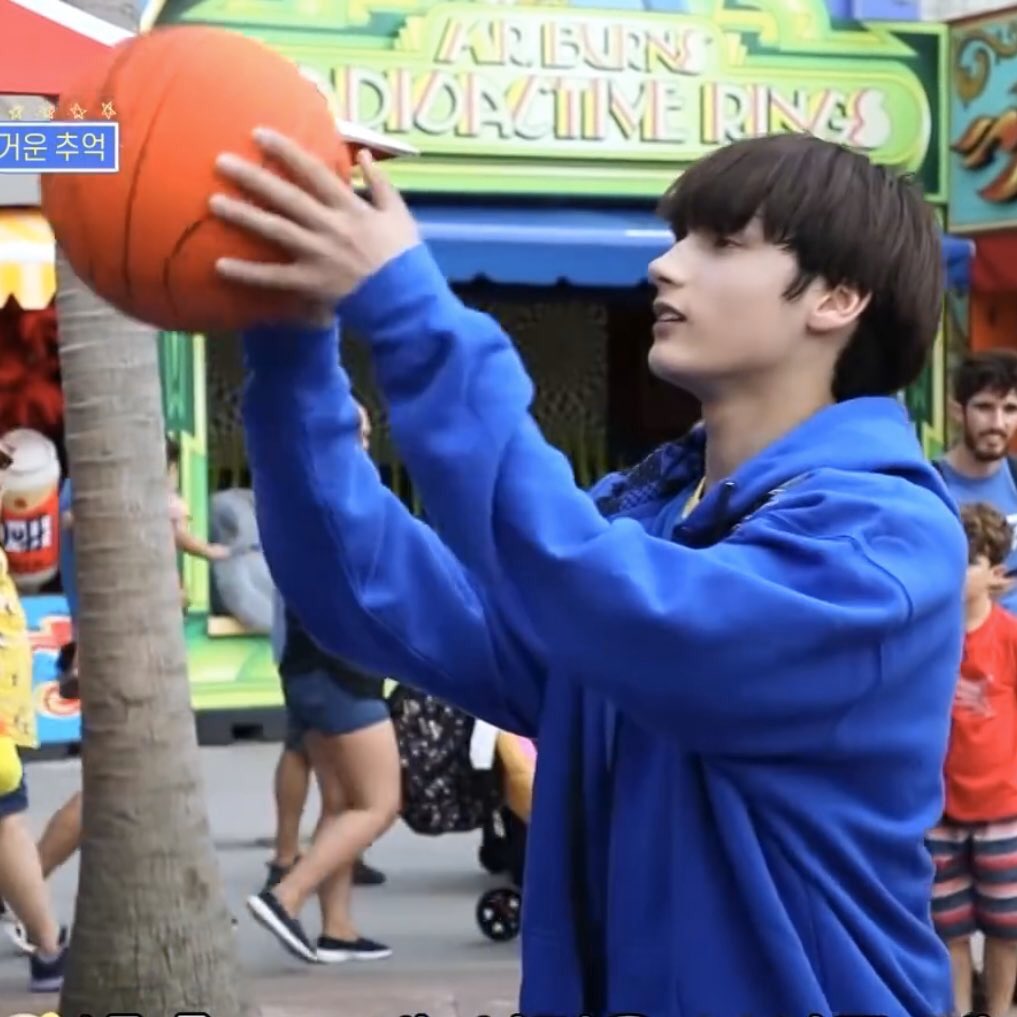 05 ┊ theme park part one↳ he wants to show off his skills by winning you a prize, but unfortunately he lost. to make up for it he treats you with your favourite flavoured slushie