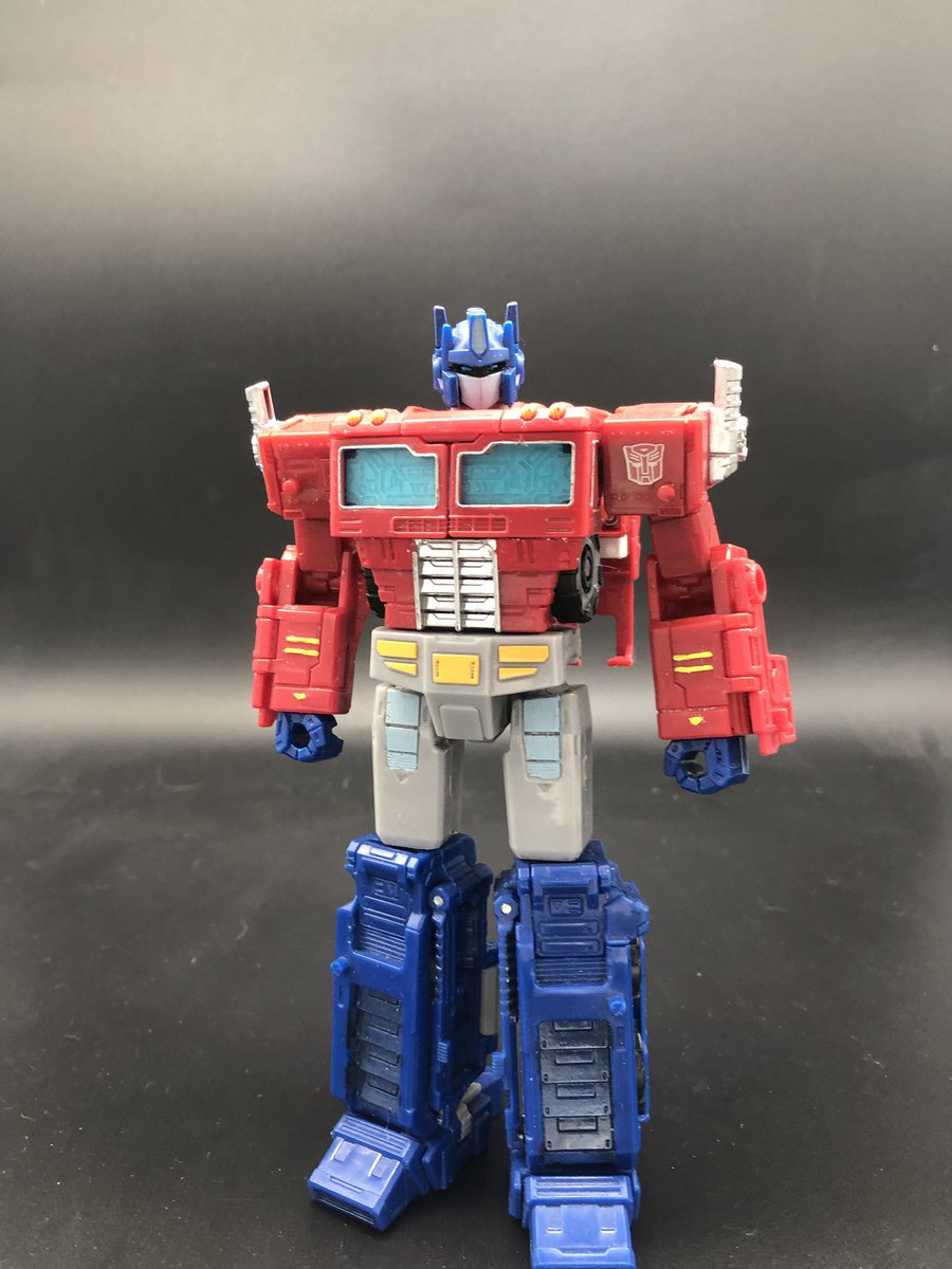 SIEGE CUSTOM MARVEL G1 OPTIMUS:No weapons. Backpack/truck shell has been modified for earth mode truck. $20