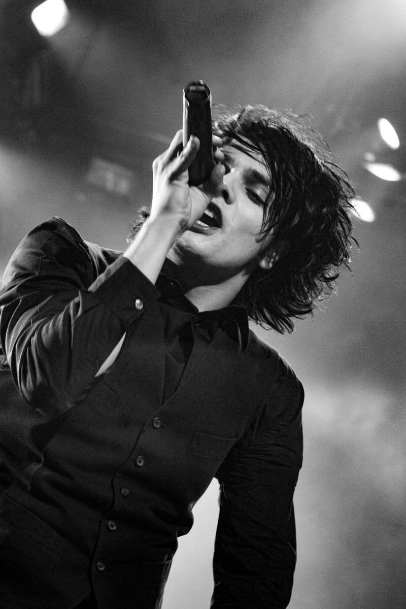 a thread of gerard's black waistcoat from 2007 aka my favorite look