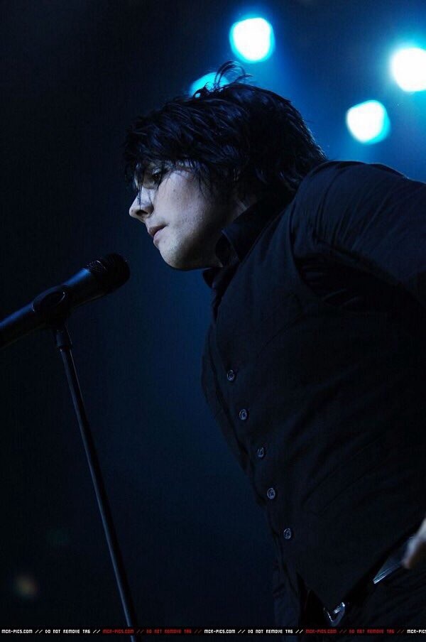a thread of gerard's black waistcoat from 2007 aka my favorite look