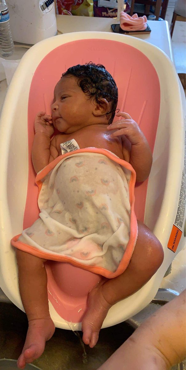 Lilacate's tweet photo. Happy 1st wk my love β€ #1stBath https://t.co/TquV5jcDXj