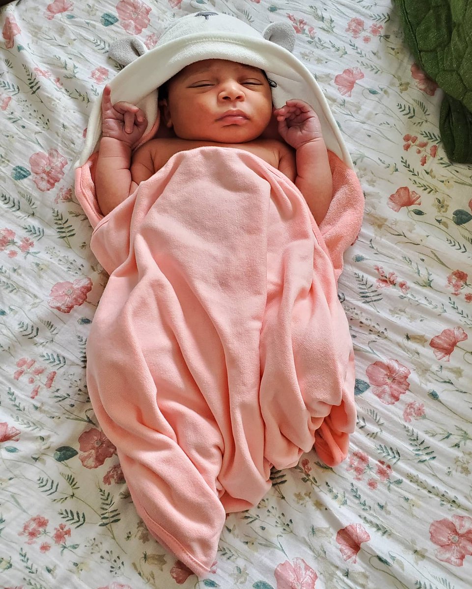Lilacate's tweet photo. Happy 1st wk my love β€ #1stBath https://t.co/TquV5jcDXj