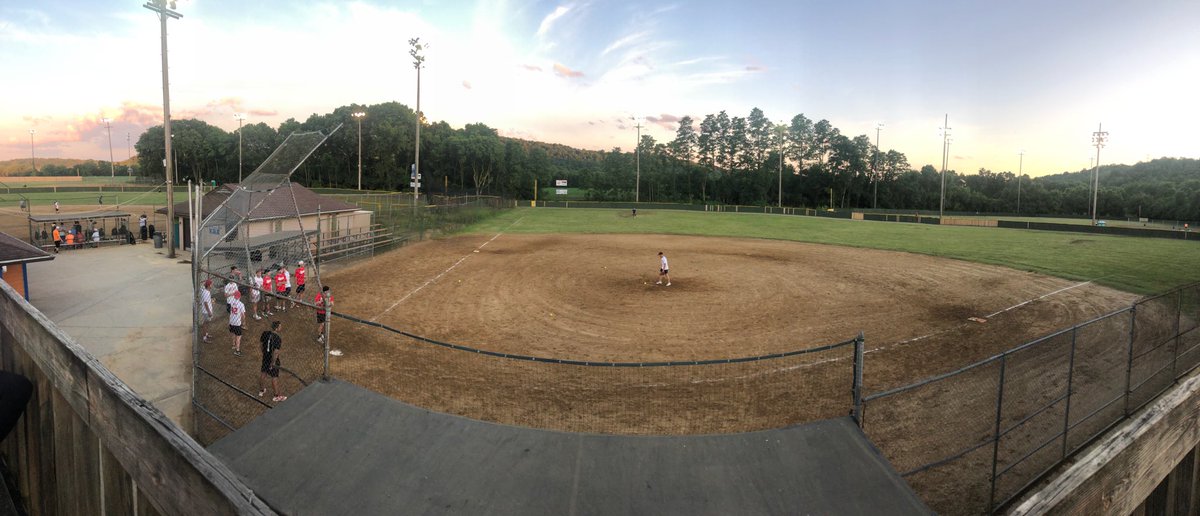 WOSluggers's tweet photo. Sluggers go 1-1 tonight. Lots of unity tonight from the boys. Go Sluggers! #SluggerNation https://t.co/9aDv3GMFUp