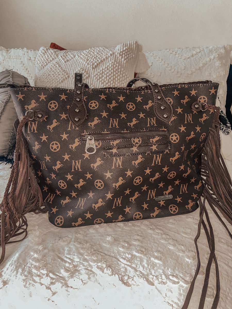 LAST ONE!!! Go shop this awesome bag on our website 🤩 shopcroftco.com