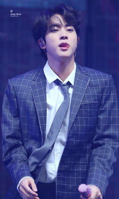 seokjin knows he& #39;s hot; a thread
