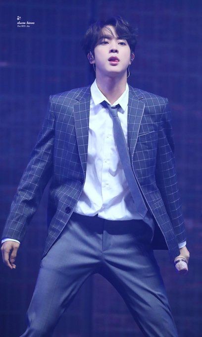 seokjin knows he's hot; a thread