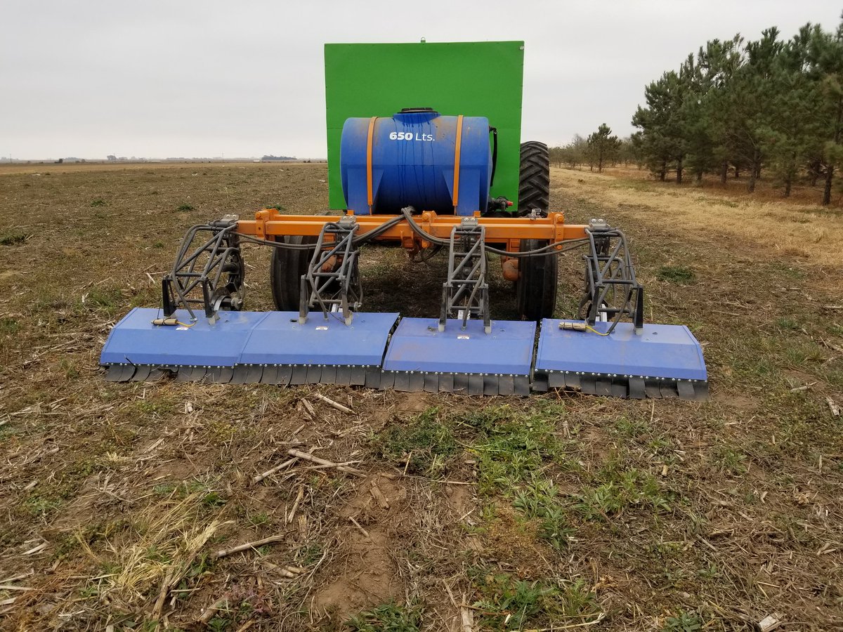 Un shock ⚡eléctrico a las malezas... 
Evaluamos tecnologías para el manejo de periurbano, ensayamos diferentes estrategias de control en malezas con descarga eléctrica lograda por un generador..
#agriculturadeprecision 🚜🛰
#malezas 
<a href="/IntaManfredi/">INTA Manfredi</a> <a href="/INTAAgroind/">CUENTA DESACTIVADA</a> <a href="/AgroThrive/">Agro Thrive</a>