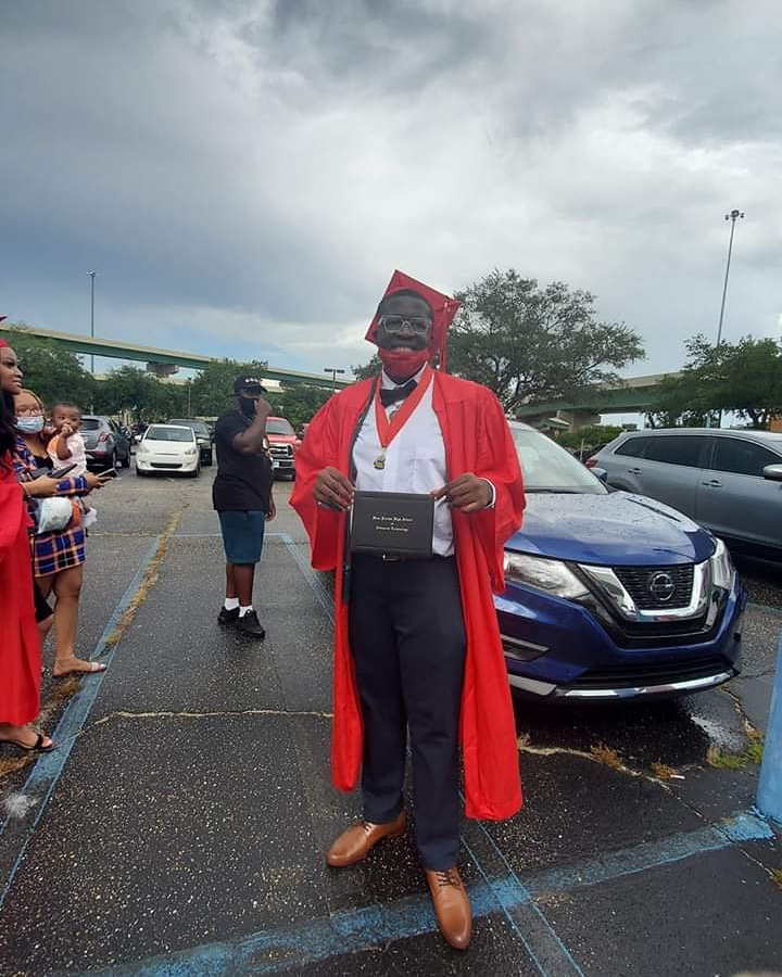 PRIMEFREE19MMA's tweet photo. C/O 2020.. Nephew.....He Did It Shae! #RipShae https://t.co/wGuWH2Ps95