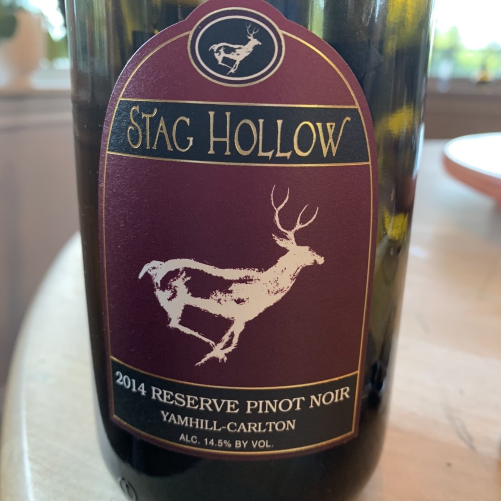 OregonWineLover's tweet photo. #Leftovers - Traegerized ribs on Sunday - wrapped in tinfoil with lots of #BBQsauce today! Fall off the bone! Twice baked potato &amp; corn! Paired with a delicious 2014 @staghollow Reserve Pinot - #Oregonwine #pinotnoir #wine #yamhillcarltonava #Yum https://t.co/4uBj4nNucC